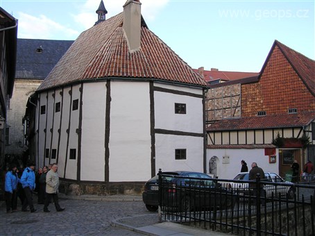 Německo - Harc - Quedlinburg, nejstarší hrázděný dům z roku 1400 ve Wordgasse, dnes muzeum hrázděných staveb