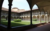 Vlakem z Benátek až na Sicílii (zpět letecky) - Itálie -  Florencie - Santa Croce, ambity kláštera, 1453, B.Rossellini