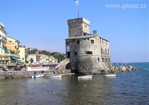 Itálie -  Ligurie - Rapallo, Castello sur Mare, postaven 1551 proti nájezdům pirátů