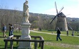 SZENTENDRE - Maďarsko - Budapešť a okolí - skanzen Szentendre - větrný mlýn