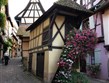 Poznávací zájezdy - Francie - Alsasko - Eguisheim, nejmenší dům ve městečku.JPG