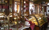 Budapešť, památky a termály, advent, výstava Cézanne - Maďarsko - Budapešť - interiér cukrárny Gerbeaud, zal. 1858, nejlepší cukrárny ve městě