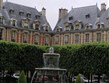 Francie - Paříž - Place des Vosges, kdysi místo turnajů, jedno z nejhezčích pařížských náměstí, bydliště V.Huga