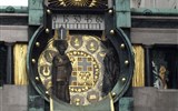 Umělecká Vídeň, advent a výstavy Monet a Brueghel 2018 - Rakousko - Vídeň - orloj s postavou  římského císaře Marka Aurelia (I), číselník o průměru 4 metry