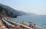 Ligurská riviéra, perla Itálie - Itálie - Ligurská Riviéra - Monterosso, pláže lákají k vykoupání