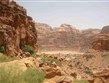 Jordánsko - Wadi rum, nejatraktivnější poušt země s hlubokými vádí (vyschlá bývalá říční koryta) a kouzelnými skalními útvary
