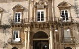 Syrakusy - Itálie - Sicílie - Syrakusy, palác Beneventano del Bosco, pův.středověký, přestavěn 1779-88