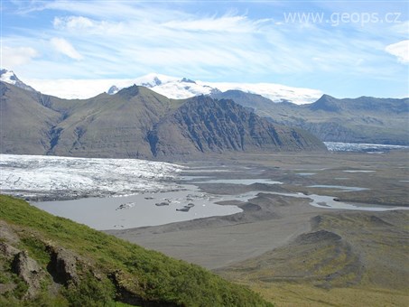 Island - NP Skaftafell - pohled na Hvannadalshnjúkur, nejvyšší horu Islandu