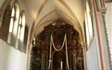Goslar - Německo - Harz - Goslar - sv.Jakub - interiér  - klenba s žebry gotická, 1250, oltář z klášterního kostela Reichenberg, 1727