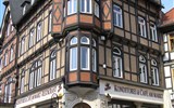 Wernigerode - Německo - Wernigerode - hrázděné domy na hlavní ulici