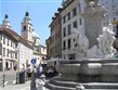 Slovinsko - Julské Alpy - Lublaň, Fontána tří řek, inspirace Berniniho Fontánou 4 řek na Piazza Navona v Římě