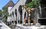 Slovinsko, hory, jezera a moře - Slovinsko - Julské Alpy - Lublaň, hrad - moderní sochy a stará architektura