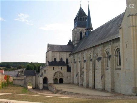 Francie - zámky na Loiře - Abbaye de Fontevraud, založeno 1110