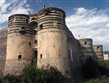 Francie - zámky na Loiře - Angers, hrad s věžemi z 13.stol, obnovený kol 1562 Kateřinou Medicejskou Foto: Janata