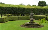 zájezdy v době státních svátků Velká Británie - Velká Británie - Skotsko - Glamis Castle, kolem zámku jsou kouzelné zahrady v italském stylu z roku 1910