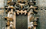 Památky UNESCO - Portugalsko - Portugalsko - Tomar - světoznámé okno Kapituly ve stylu manuelské pozdní gotiky, 1510-13, Diego de Arruda