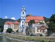 Rakousko - údolí Wachau - klášter Dürnstein, založen 1410, barokizován 1710-27