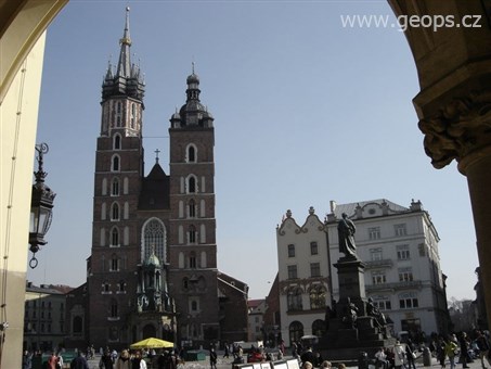 Polsko - Krakov - Mariánský kostel na Rynku, ze 14. a 15.století, gotický
