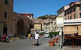 Romantický ostrov Elba a Toskánsko - Itálie - Elba - Portoferraio, náměstí Cavour v historickém centru města
