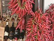 Kultura a příroda Evropy - Maďarsko - Budapešť - Velká tržnice a typiclé produkty země - paprika a víno