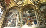 Toskánsko se slavností v Monteriggioni - Itálie - Toskánsko - Siena, Picolominiho knihovna u katedrály, malby Pinturicchio, 1502-3