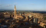 Toskánsko se slavností v Monteriggioni - Itálie - Siena - Palazzo Publico, gotická radnice se zvonicí Torre del Mangie na Piazza del Campo