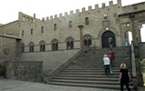Viterbo - Itálie - Viterbo - Palazzo dei Papi, sídlo papeže 1257-81