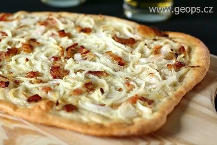 Francie - Alsasko - tarte flambée, typická specialita místní kuchyně