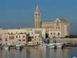 Itálie - Trani - románská katedrála s arabskými motivy, 1143, věže 1230-39