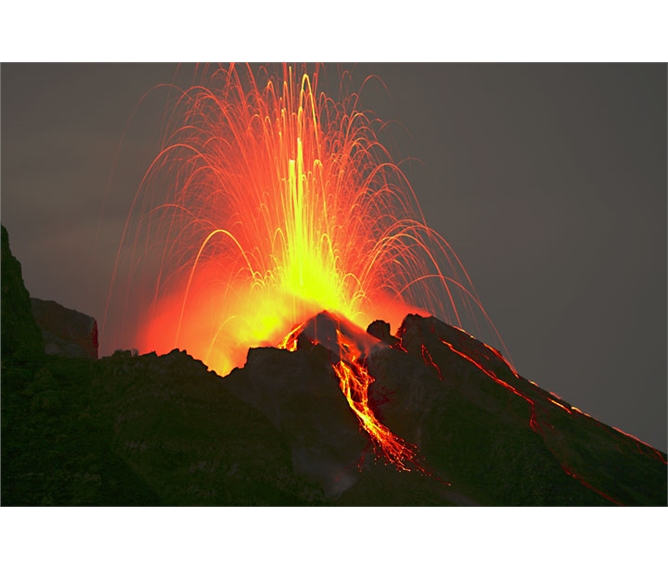 Kalábrie s výletem na Sicílii a Lipary - Itálie - Liparské ostrovy - Stromboli, noční erupce