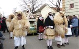 Masopustní festival „Busójárás“ v Mohácsi - Maďarsko - Moháč, slavnosti Busó, průvod stále pokračuje