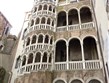 zájezdy v době státních svátků velikonoce - Itálie - Benátky - Palazzo Contarini del Bovolo, benátská gotika z konce 15.století s renes.prvky