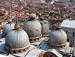 Itálie - Benátky - kopule chrámu San Marco z kampanily