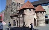 Advent v Bavorsku - Norimberk, Rothenburg s koupáním - Německo - Norimberk - hradby s Bílou věží