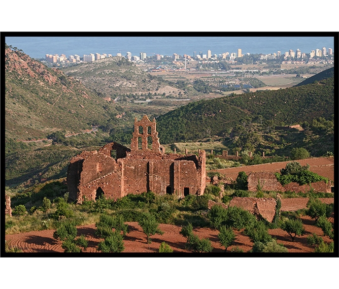 Španělská slavnost fiesta v Oropese 2016 - Španělsko - přírodní park Desierto de las Palmas - trosky kláštera karmelitánek
