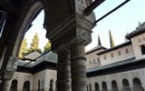 Andalusie, památky UNESCO a přírodní parky 2019 - Španělsko - Andalusie - Granada, Alhambra, Patio de los Leones, zde bylo centrum rodinného života sultána