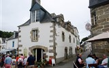 Významná místa Bretaně - Francie - Bretaň - Pont Aven, žulové domy v centru jsou jako hrady