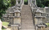 Srí Lanka, tropický ráj zvířat 2021 - Sri Lanka - Yapahuwa, kamenné schodiště ze silimanitické ruly