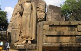 Srí Lanka, tropický ráj zvířat 2021 - Sri Lanka - Aukana - 13 m vysoká socha Budhy z 5. století