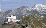 Rakousko-švýcarské pomezí Alp s kartou - Švýcarsko - Jakobshorn, konečná stanice lanovky