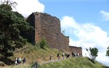 Auvergne - Francie - Auvergne - zřícenina hradu Murol, 12.století, rozšířen ve 14.st.