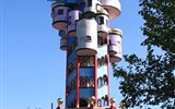 Regensburg, výstava Ludvík Bavor, pivní věž a Kurfiřtské lázně - Německo -Abensberg - Kuchlbauerturm - autor Hundertwasser, 2007-10