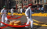 Alkmaar - Holandsko - Alkmaar, trh se sýry Kaasmarkt na náměstí Waagplein