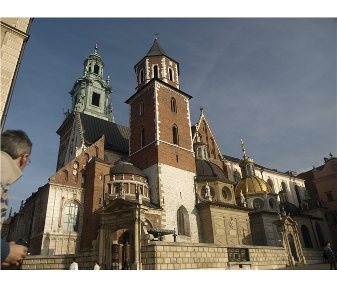 Krakov, město králů, Vělička a památky UNESCO - Polsko - Krakov - Wawel, Polsko - Krakow - katedrála původně románská, 1320-64 goticky přestavěna, později barokizována