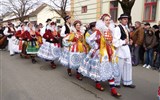 Masopustní festival „Busójárás“ v Mohácsi - Maďarsko - Busójárás - Moháč, slavnosti Busó, a zase krojovaná skupinka