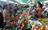 Za Mayi do Guatemaly, Belize a do Hondurasu 2017 - Guatemala - na trhu je ovoce v neuvěřitelném výběru, mnohdy ani nevíte o co jde