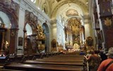 Krems - Rakousko - Křemže, sv.Vít, mohutná hlavní loď se 4 kaplemi po každé straně