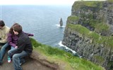 Cliffs Of Mohers - Irsko - Cliffs Of Moher  (Aillte an Mothair), až 200 m vysoké kolmé útesy