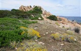 Arbatax - Itálie - Sardinie - Arbatax, žula a porfyt vytvořili poloostro Capo Bellavista