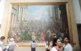 Májová Paříž - Francie - Paříž - sbírky Louvre přitahují milovníky umění z celého světa